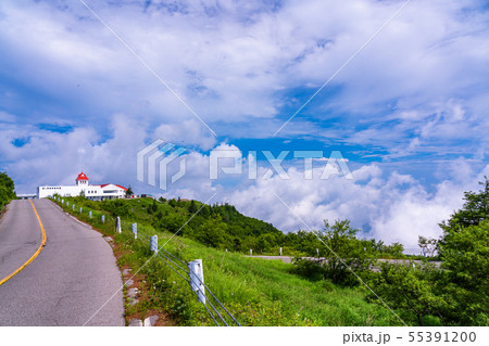 （長野県）雲上の美ヶ原高原美術館　夏の空 55391200