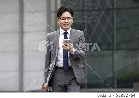 男 男性 男の子 55392764