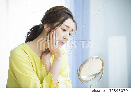 ビュティーイメージ・悩む 55393079