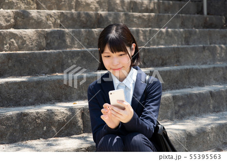 ビジネス 外出先の女性 ビジネス 外出先の女性 55395563