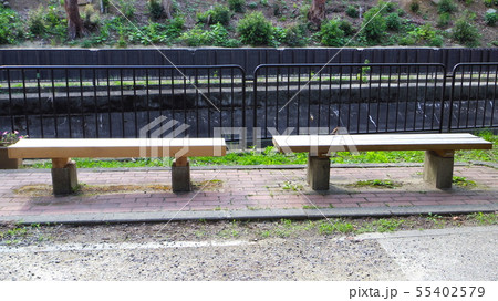 二つのベンチ 二つのベンチ 55402579