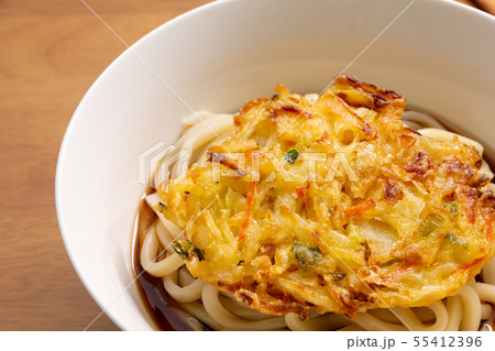 野菜かき揚げ天ぷらトッピングぶっかけうどん(冷やし)。 55412396
