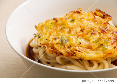 野菜かき揚げ天ぷらトッピングぶっかけうどん(冷やし)。 55412399