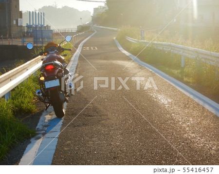 紀ノ川沿いの旧道にて 紀ノ川沿いの旧道にて 55416457