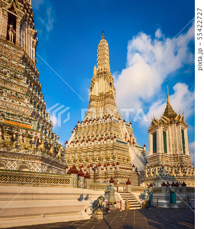 Beautiful view of War Arun. Bangkok, Thailand. 55422727