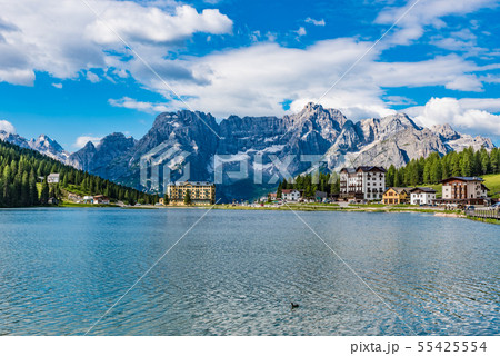 イタリア　世界遺産　ドロミーティ　ミズリーナ湖 55425554