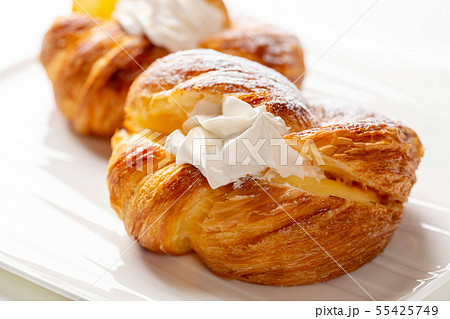 クリームパン 55425749