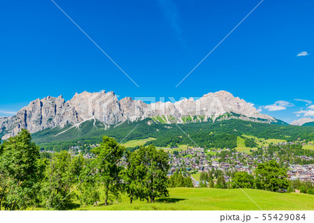 コルティナ・ダンペッツオより望むポマガニョン山群 イタリア　世界遺産　ドロミーティ 55429084