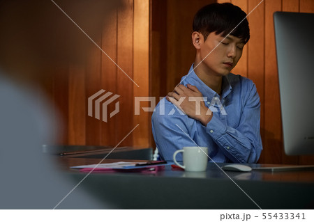 ビジネス　残業イメージ 55433341