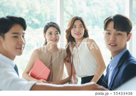 男女　ビジネスチーム 55433436