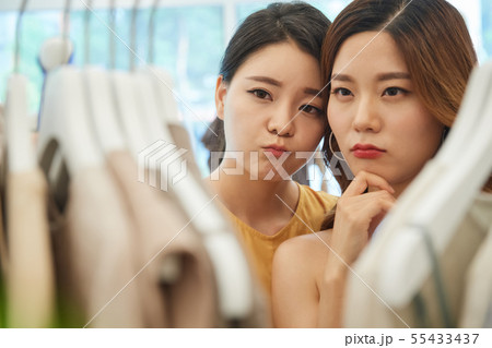 女性 ライフスタイル ショッピング 女性 ライフスタイル ショッピング 55433437