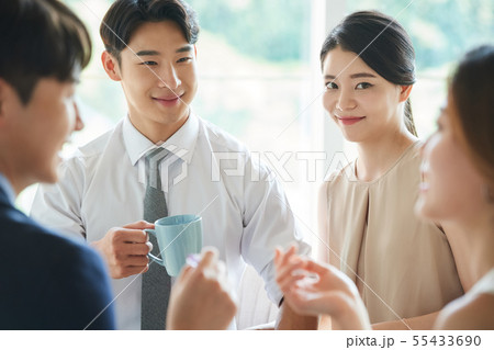 男女 ビジネスチーム 男女 ビジネスチーム 55433690