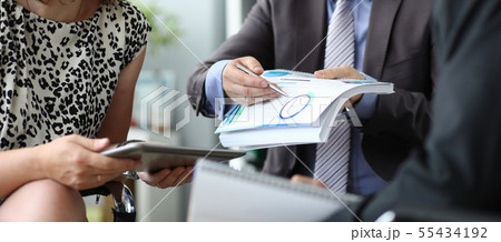 Important office discussion Important office discussion 55434192