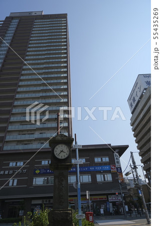 阪神尼崎駅 駅前風景: 北口南口双方にある高潮標 阪神尼崎駅 駅前風景: 北口南口双方にある高潮標 55435269