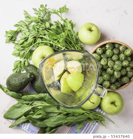 Healthy nutrition and detox from green raw food Healthy nutrition and detox from green raw food 55437640