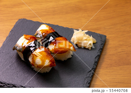 鰻にぎり寿司2貫。 55440708