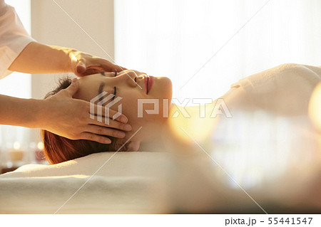 女性　ビューティー　スパ 55441547