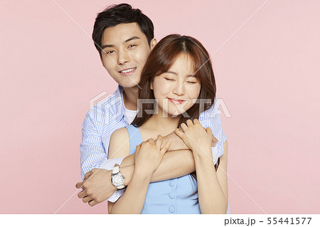 男女　カップル 55441577