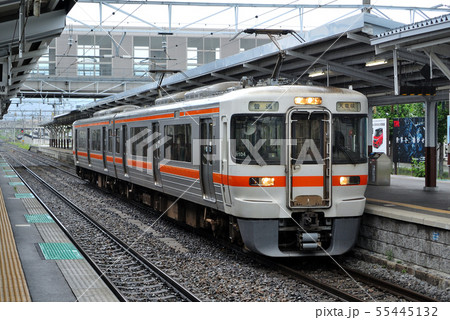 飯田線岡谷駅に停車する313系3000番台 55445132