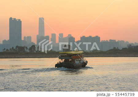 the Victoria Harbor ,view of kwun tong the Victoria Harbor ,view of kwun tong 55445739