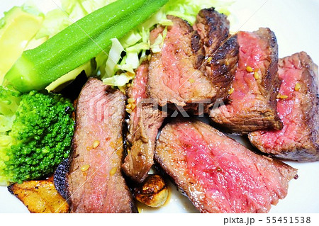 焼肉と野菜サラダ 薩摩黒牛 焼肉と野菜サラダ 薩摩黒牛 55451538