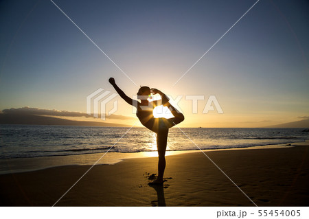 ヨガ Yoga ヨガポーズ ハワイ 55454005