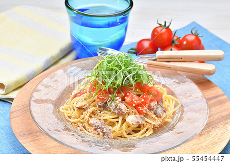 冷製パスタ、冷たいスパゲッティ、冷製和風パスタ、サバ(鯖)水煮缶とミニトマトと大葉の夏の冷製パスタ 冷製パスタ、冷たいスパゲッティ、冷製和風パスタ、サバ(鯖)水煮缶とミニトマトと大葉の夏の冷製パスタ 55454447