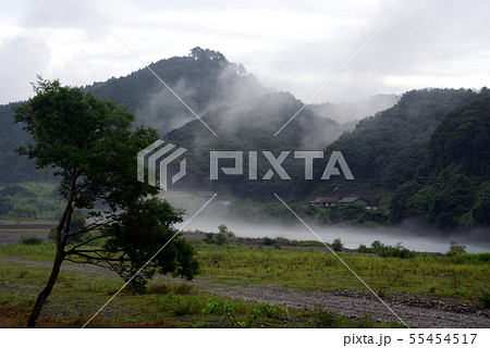 早朝の海部川 55454517