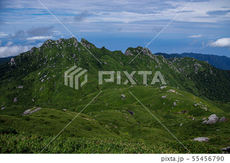 屋久島・宮之浦だけから見た永田岳 屋久島・宮之浦だけから見た永田岳 55456790
