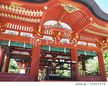 結婚式前の鶴岡八幡宮舞殿とお供え物 結婚式前の鶴岡八幡宮舞殿とお供え物 55457279