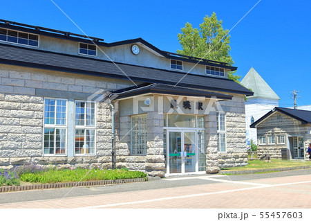 【北海道】晴天下の美瑛駅舎 【北海道】晴天下の美瑛駅舎 55457603