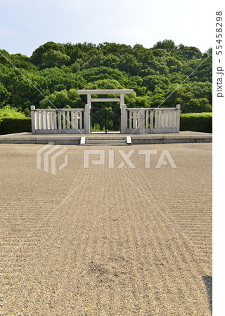 【大阪府　藤井寺市】世界遺産・古市古墳群（仲姫命陵古墳・拝所） 55458298