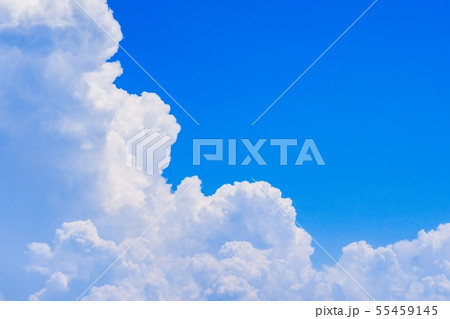 夏の清々しい青空 55459145