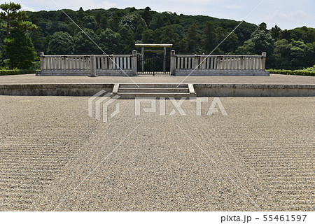 【大阪府 羽曳野市】世界遺産・古市古墳群(応神天皇陵古墳・拝所) 【大阪府 羽曳野市】世界遺産・古市古墳群(応神天皇陵古墳・拝所) 55461597