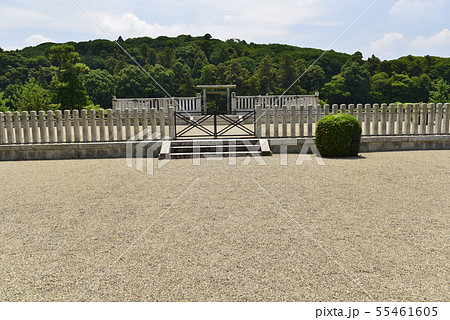 【大阪府 羽曳野市】世界遺産・古市古墳群(応神天皇陵古墳・拝所) 【大阪府 羽曳野市】世界遺産・古市古墳群(応神天皇陵古墳・拝所) 55461605
