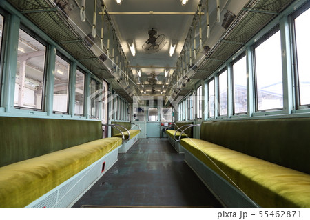 ことでん旧形電車1000形120号 昭和レトロな車内風景 55462871