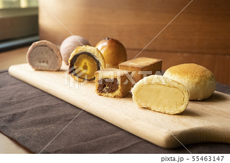 月餅 パイナップルケーキ 8月 55463147