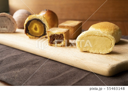 月餅 パイナップルケーキ 8月 55463148