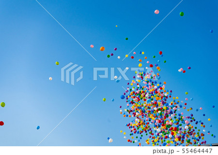 安城七夕祭り：空に飛ばされた大量の風船 55464447