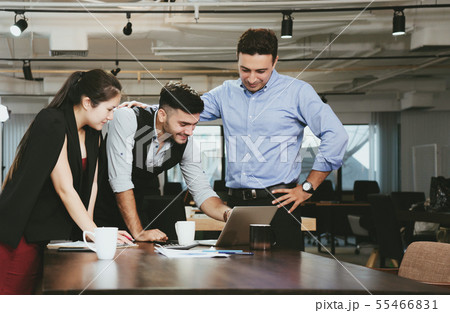 Businessmen are brainstorming in the meeting room. Businessmen are brainstorming in the meeting room. 55466831