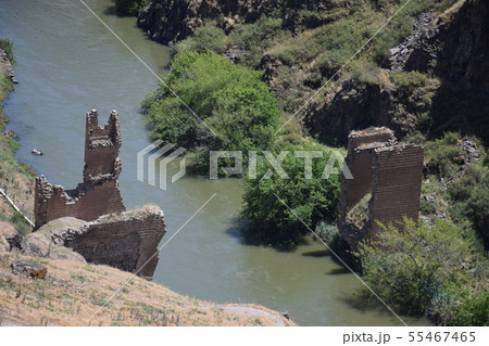 トルコ　カルス　世界遺産　アニ遺跡　トルコとアルメニアを結ぶ国境にあるシルクロードと壊された橋 55467465