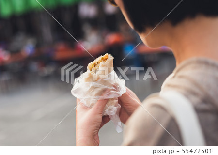 Taiwanese snack of spring roll 55472501