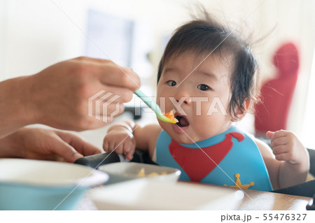 離乳食 育児 子育て 赤ちゃん おかゆ 育児 離乳食 育児 子育て 赤ちゃん おかゆ 育児 55476327