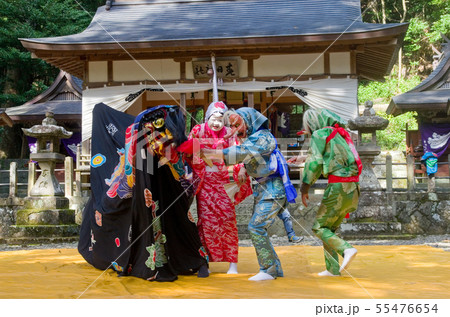 上野の獅子舞　獅子　天狗　お多福（和歌山県指定　無形民俗文化財　富里　春日神社）	 55476654