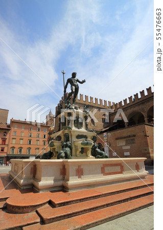 ボローニャのマッジョーレ広場 55476663