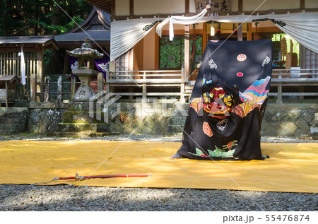 上野の獅子舞 剣の舞(和歌山県指定 無形民俗文化財 富里 春日神社) 上野の獅子舞 剣の舞(和歌山県指定 無形民俗文化財 富里 春日神社) 55476874