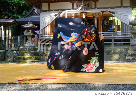 上野の獅子舞　剣の舞（和歌山県指定　無形民俗文化財　富里　春日神社） 55476875