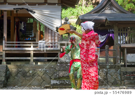 上野の獅子舞　天狗　お多福（和歌山県指定　無形民俗文化財　富里　春日神社） 55476989