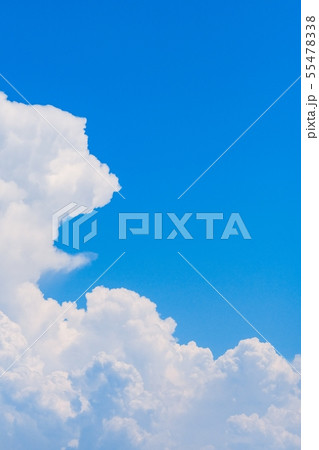 夏の清々しい青空 55478338