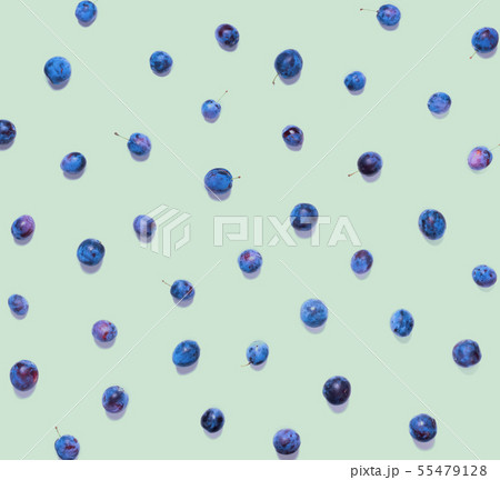 Natural texture blue organic damascenes on green Natural texture blue organic damascenes on green 55479128